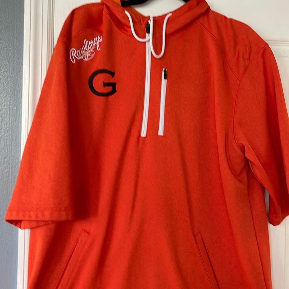 Short sleeve hooded sweatshirt